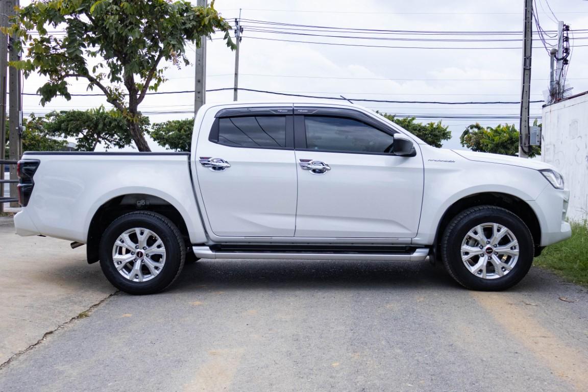 Isuzu Dmax Cab4 Hilander 1.9 Z M/T 2023 *RK2078*